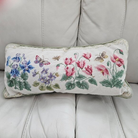 123 Creations Vintage Floral Needlepoint Lumbar Pillow Velvet - Picture 1 of 8